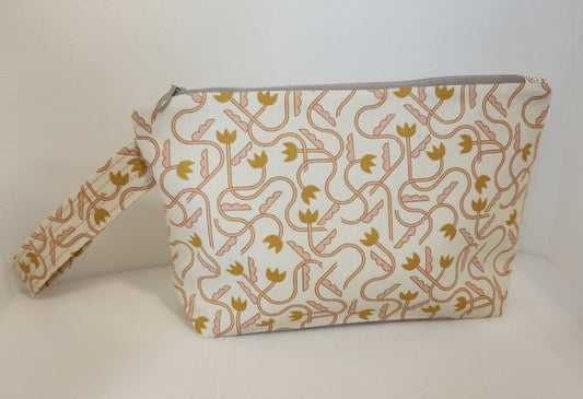 Vintage Flowers - Wristlet