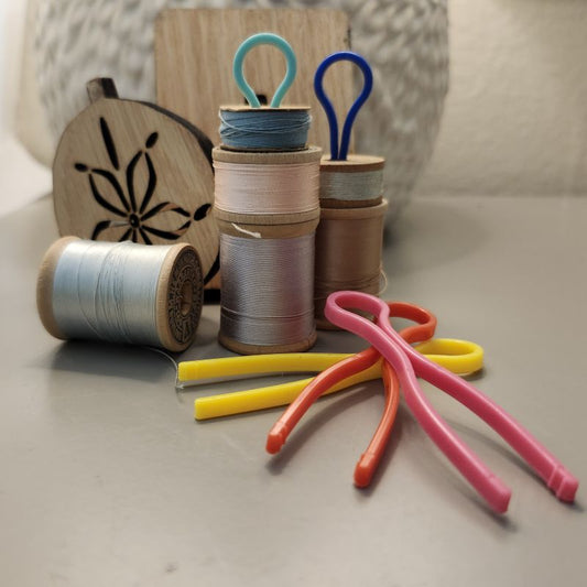 Bobbin Organizer Clips | Sewing Thread Keeper Set of 10 | Feathered Ene